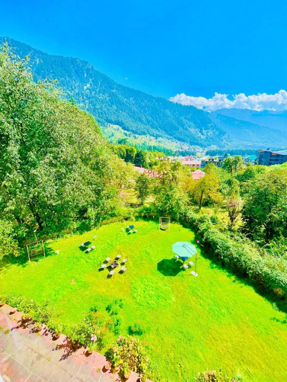 Sagar Resort !! Mountain View ! Luxury Stay ! Family Resort ! Private Parking ! Near Mall Road Manali  Bagian luar foto