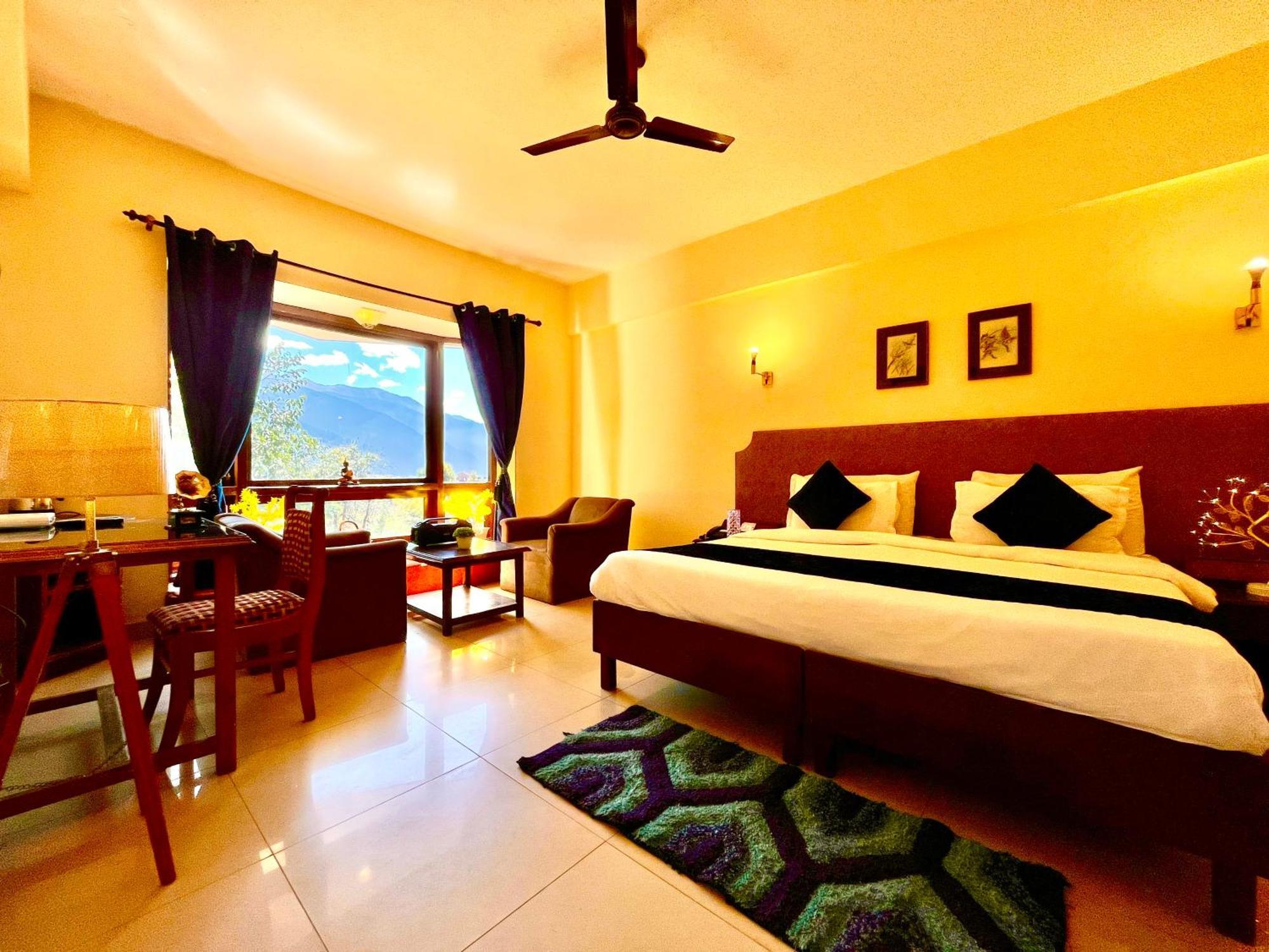 Sagar Resort !! Mountain View ! Luxury Stay ! Family Resort ! Private Parking ! Near Mall Road Manali  Bagian luar foto
