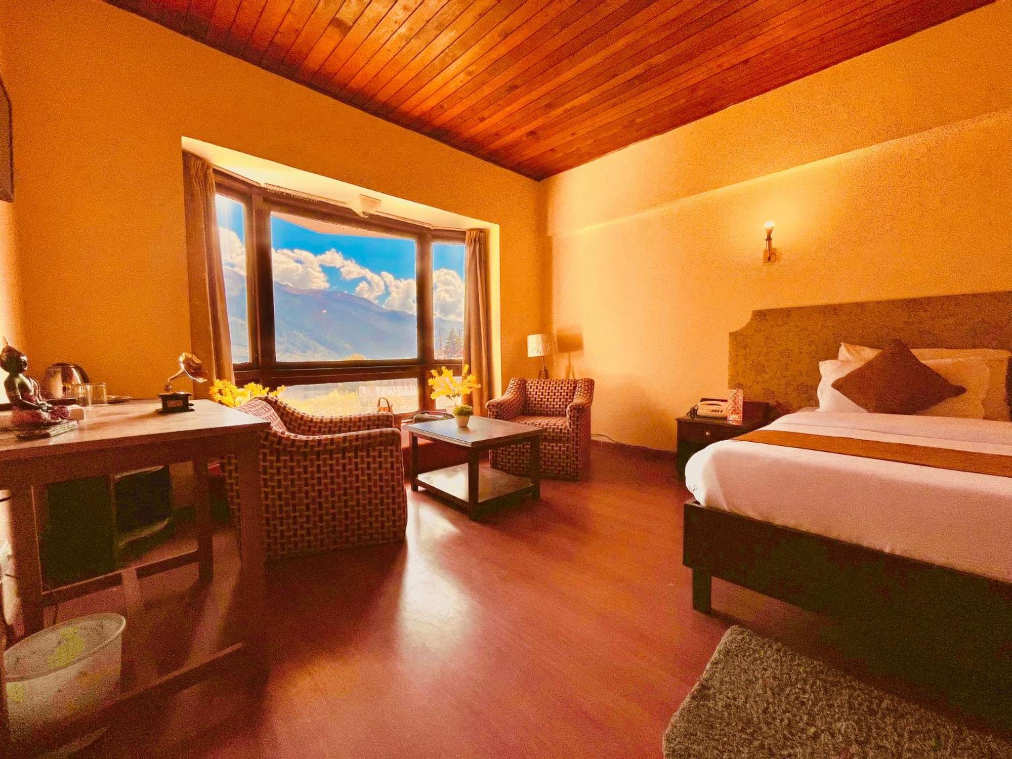 Sagar Resort !! Mountain View ! Luxury Stay ! Family Resort ! Private Parking ! Near Mall Road Manali  Bagian luar foto
