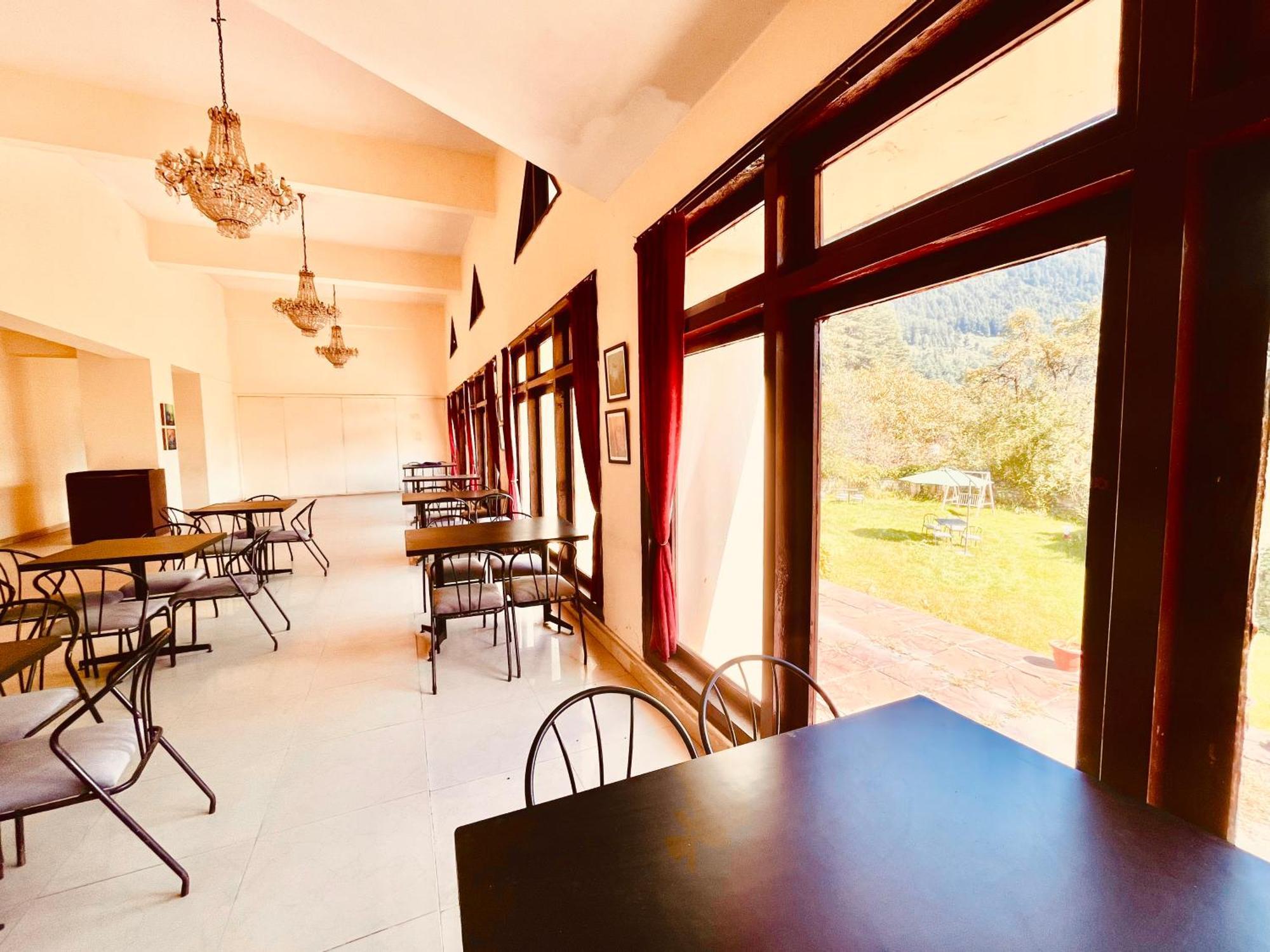 Sagar Resort !! Mountain View ! Luxury Stay ! Family Resort ! Private Parking ! Near Mall Road Manali  Bagian luar foto