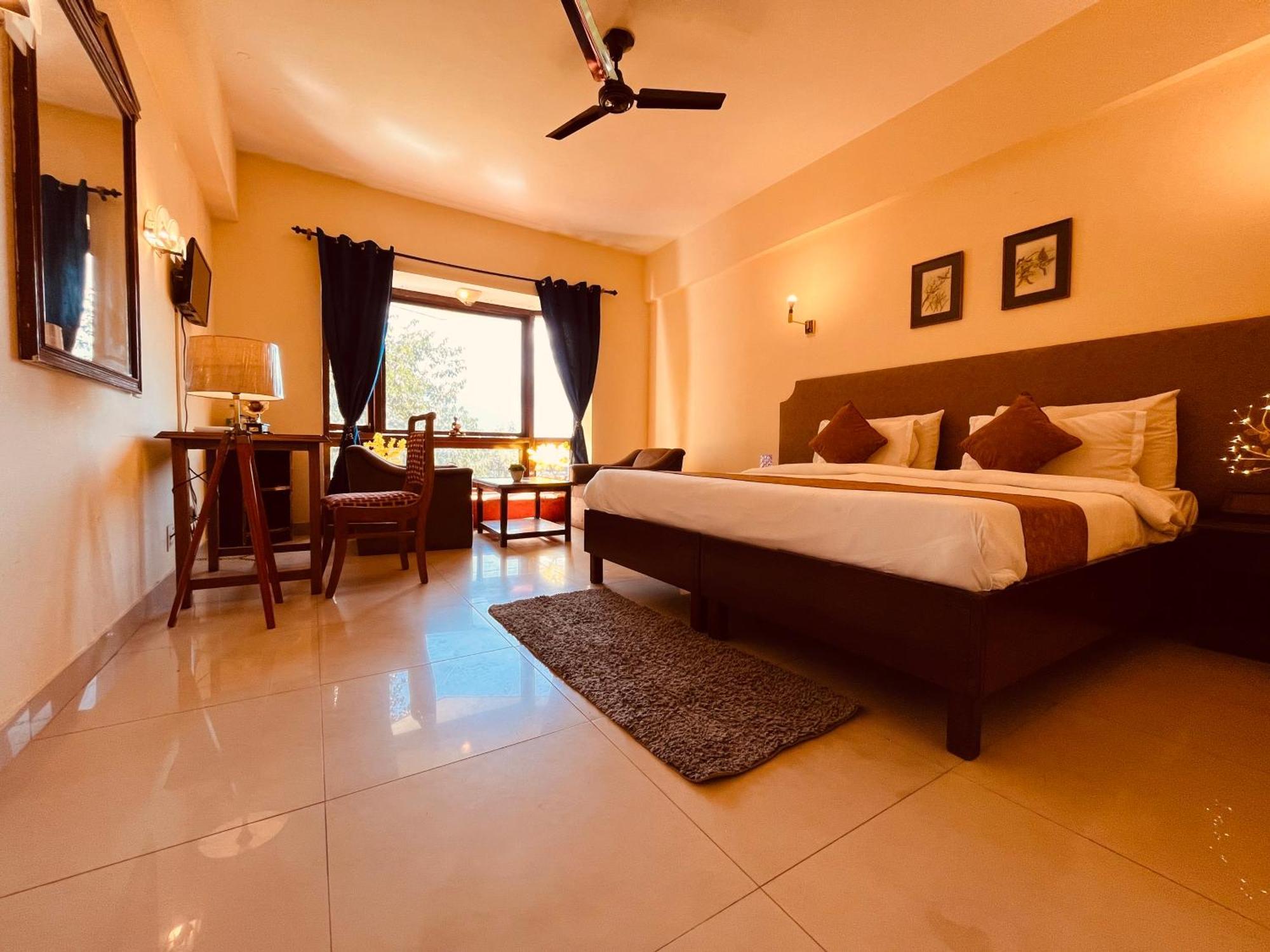 Sagar Resort !! Mountain View ! Luxury Stay ! Family Resort ! Private Parking ! Near Mall Road Manali  Bagian luar foto